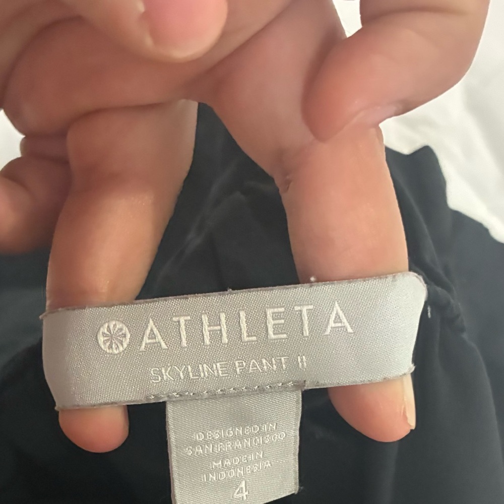 Athleta Black Paperbag Waist Cargo Jogger Pants 
SKYLINE PANT 11 - Picture 4 of 6